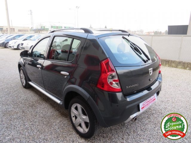 DACIA Sandero usata, con Controllo automatico clima