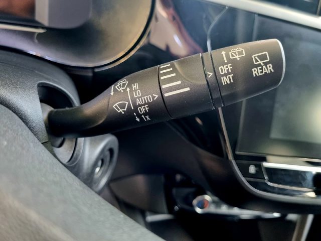 OPEL Corsa usata, con Volante in pelle