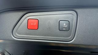 PEUGEOT 3008 usata, con Touch screen