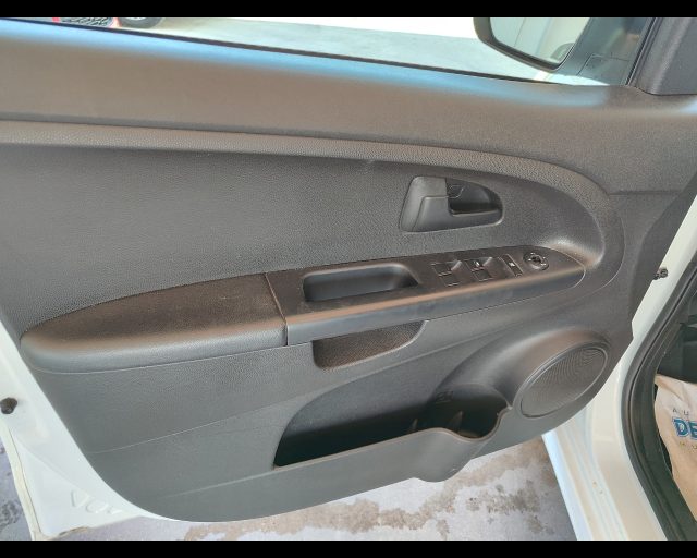 KIA Venga usata, con Sedile posteriore sdoppiato