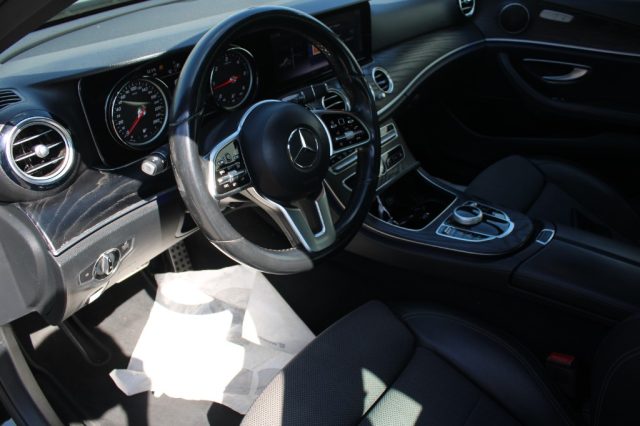 MERCEDES-BENZ E 220 usata, con Cerchi in lega