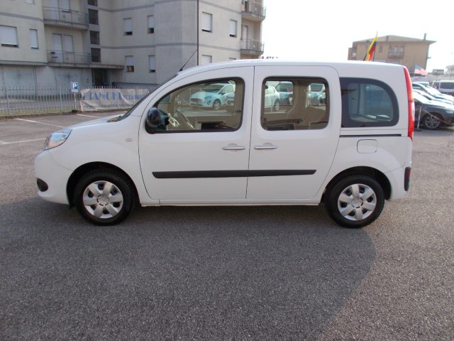 RENAULT Kangoo usata, con Autoradio