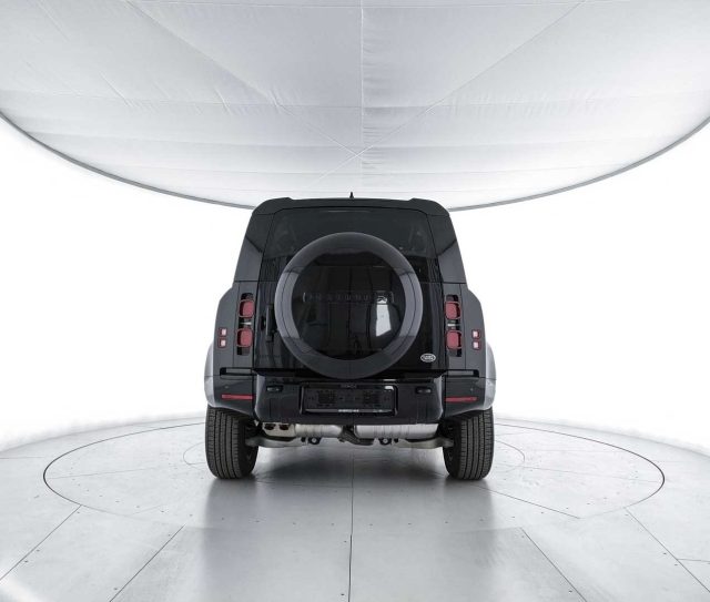 LAND ROVER Defender usata 6