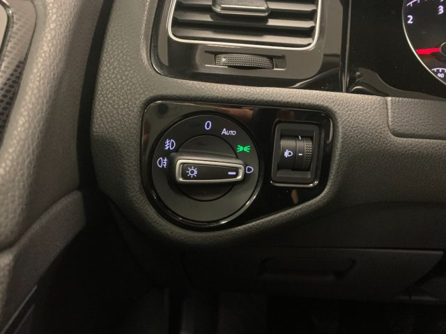 VOLKSWAGEN Golf usata, con Sensori di parcheggio posteriori