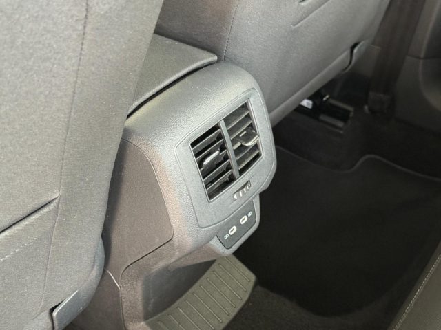 VOLKSWAGEN T-Roc usata, con Autoradio digitale