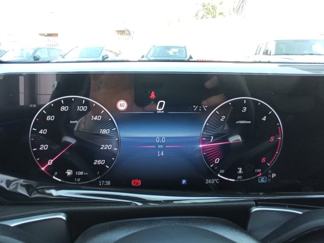 MERCEDES-BENZ GLB 200 usata, con Trazione integrale