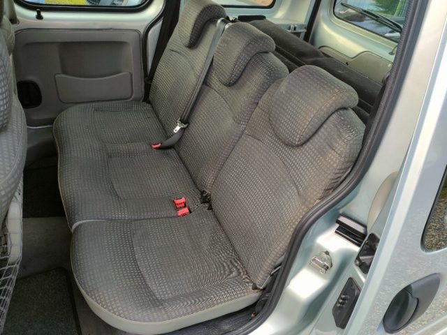RENAULT Kangoo usata, con Sedile posteriore sdoppiato