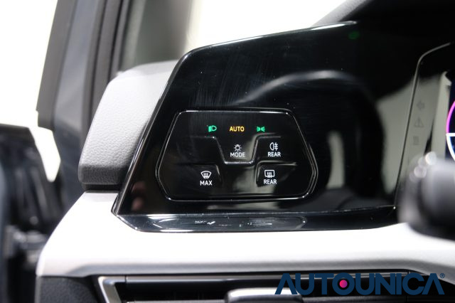 VOLKSWAGEN Golf Variant usata, con Sensori di parcheggio posteriori