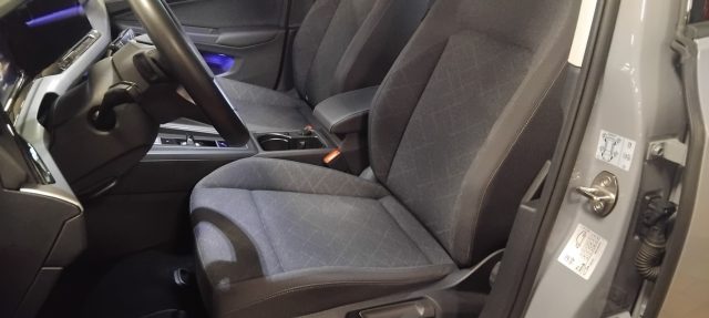 VOLKSWAGEN Golf usata, con Fari LED
