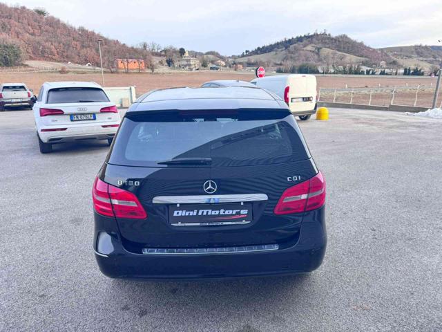 MERCEDES-BENZ B 180 usata, con Alzacristalli elettrici