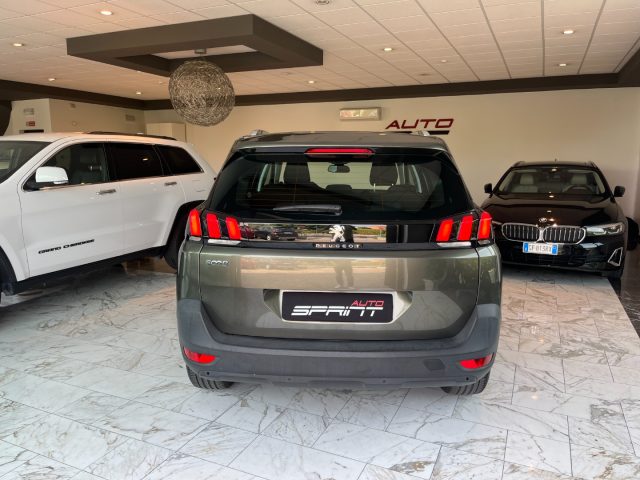 PEUGEOT 5008 usata, con Controllo trazione