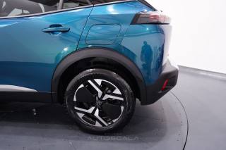 PEUGEOT 2008 usata, con Specchietti laterali elettrici