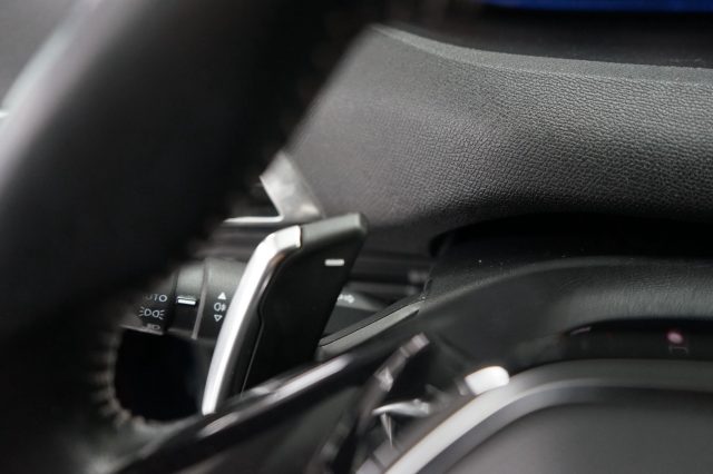 PEUGEOT 3008 usata, con Freno di stazionamento elettrico