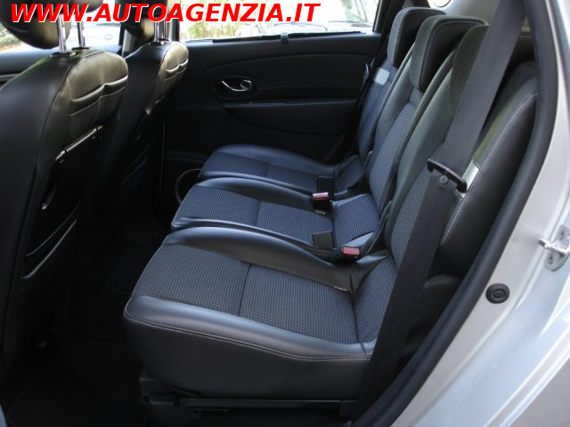 RENAULT Scenic usata 9