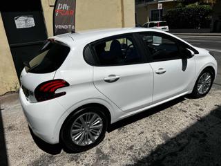 PEUGEOT 208 usata, con Autoradio