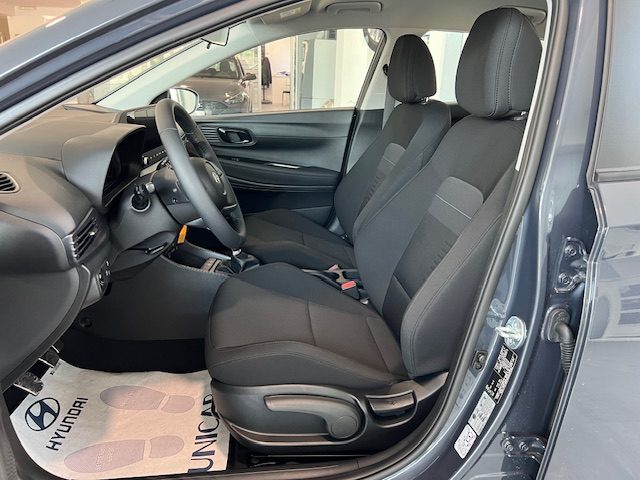 HYUNDAI Bayon usata, con Autoradio