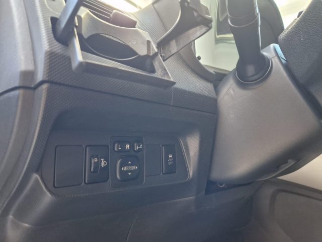 TOYOTA Auris usata, con USB