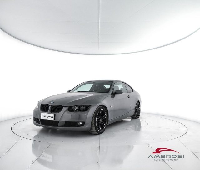 BMW 330 usata 0