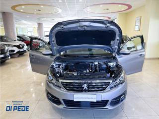 PEUGEOT 308 usata, con Boardcomputer