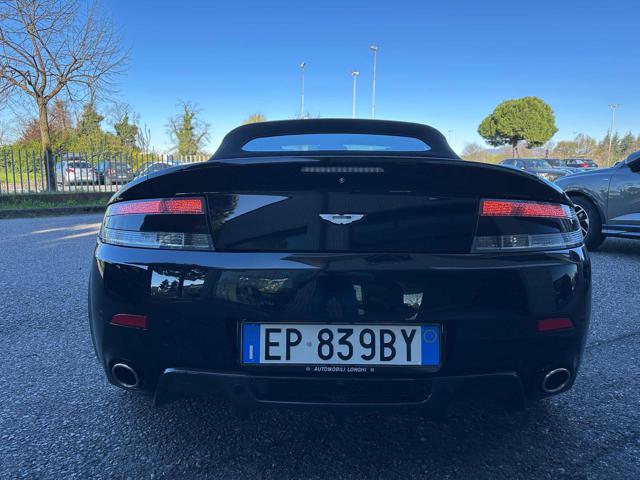 ASTON MARTIN V8 usata, con Autoradio