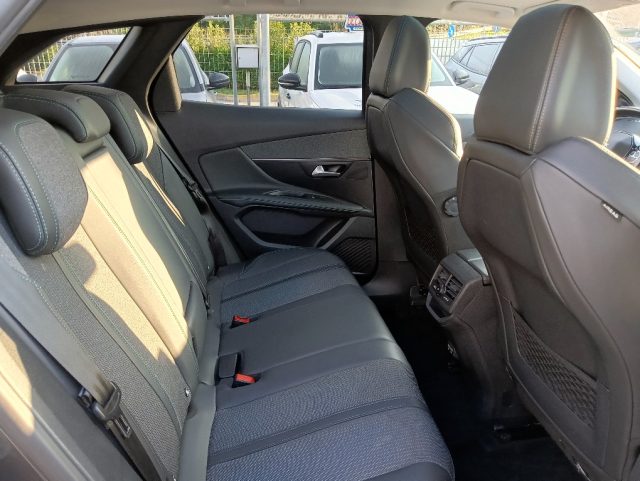 PEUGEOT 3008 usata, con Volante in pelle