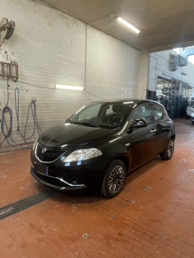 LANCIA Ypsilon usata, con ABS