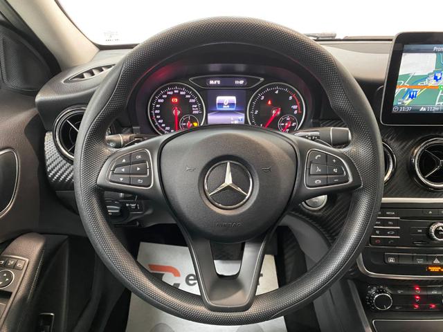 MERCEDES-BENZ GLA 200 usata, con Chiusura centralizzata