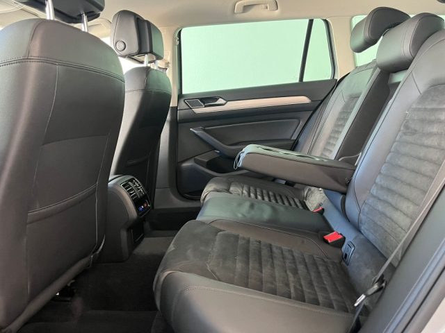 VOLKSWAGEN Passat Variant usata, con ESP