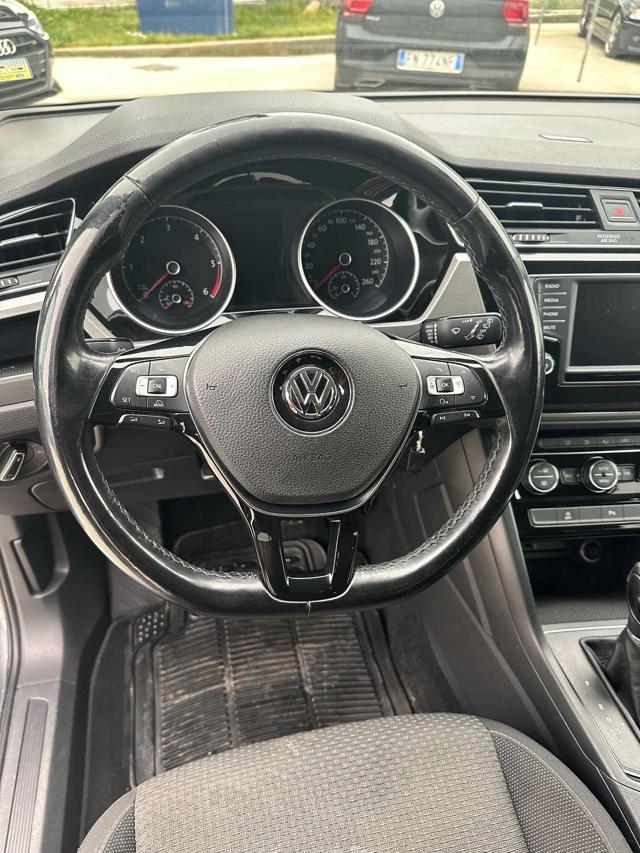 VOLKSWAGEN Touran usata, con Gancio traino