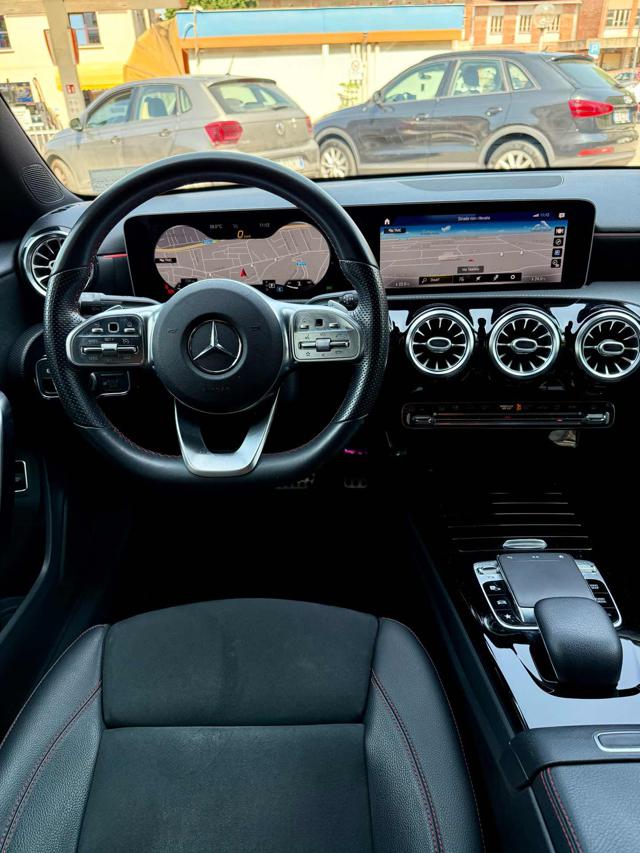 MERCEDES-BENZ A 180 usata, con Sedile posteriore sdoppiato