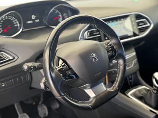 PEUGEOT 308 usata, con Park Distance Control