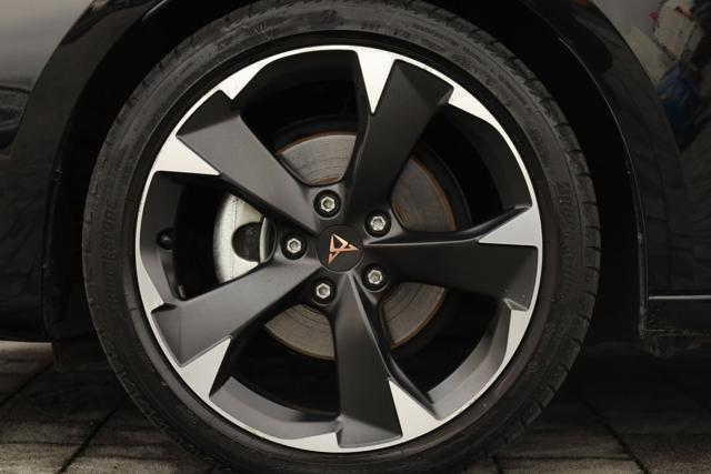 SEAT Leon usata, con Leve al volante