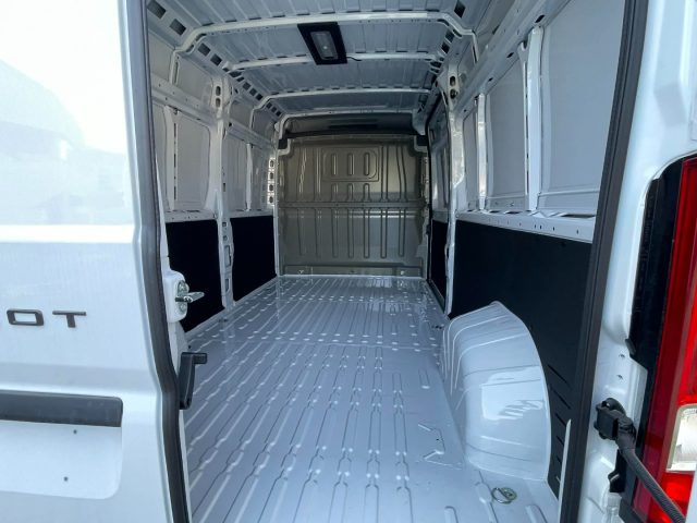 PEUGEOT Boxer usata, con ESP