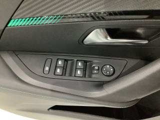 PEUGEOT 2008 usata, con Sensori di parcheggio posteriori