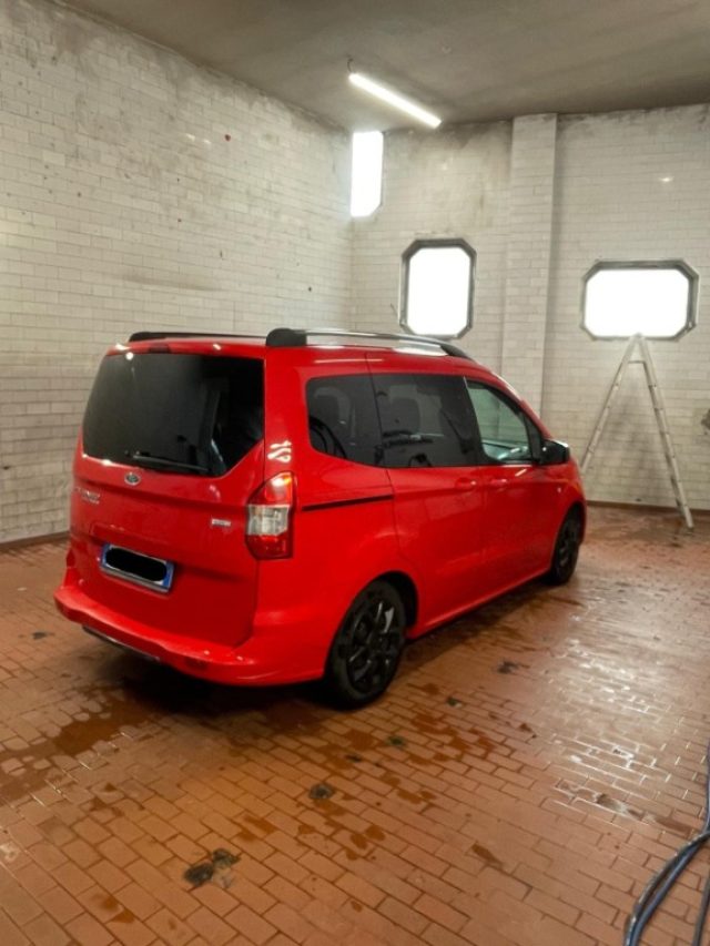 FORD Tourneo Courier usata, con Interni in pelle