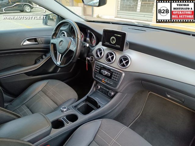 MERCEDES-BENZ GLA 220 usata, con Sistema lavafari