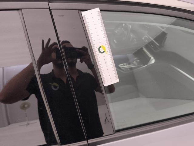 PEUGEOT 3008 usata, con Climatizzatore automatico, 2 zone