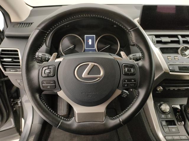 LEXUS NX 300h usata, con Controllo automatico clima