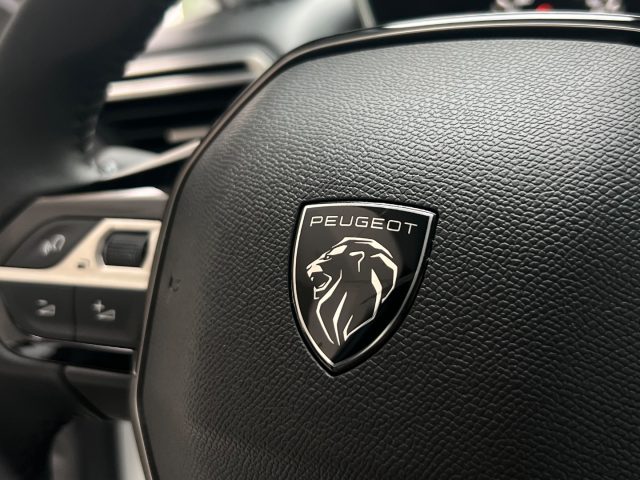 PEUGEOT 208 usata, con Sensori di parcheggio posteriori