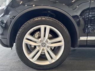 VOLKSWAGEN Touareg usata, con Autoradio