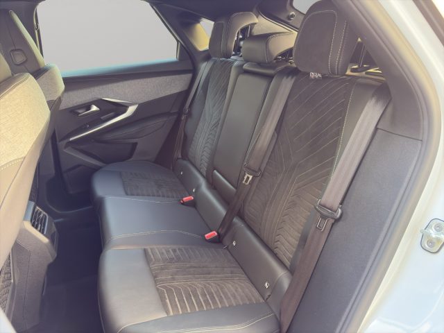 PEUGEOT 3008 usata, con Sensori di parcheggio posteriori