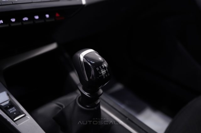 PEUGEOT 308 usata, con Touch screen