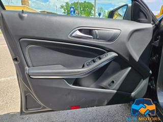 MERCEDES-BENZ GLA 180 usata 22