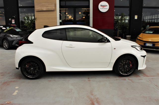 TOYOTA Yaris usata, con Cerchi in lega