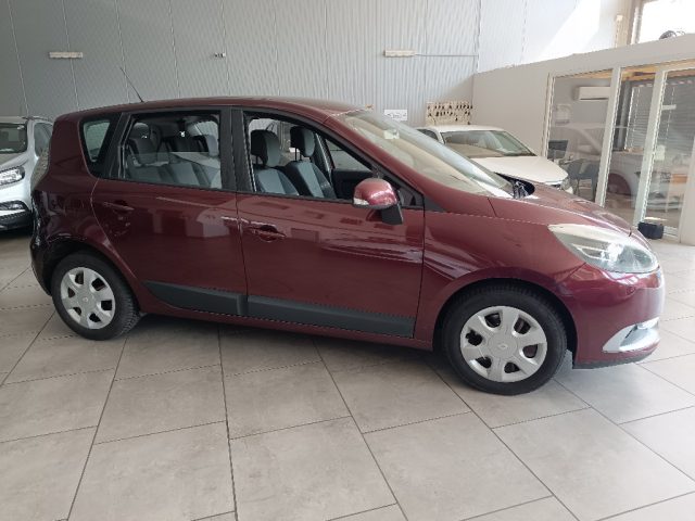 RENAULT Scenic usata, con Autoradio