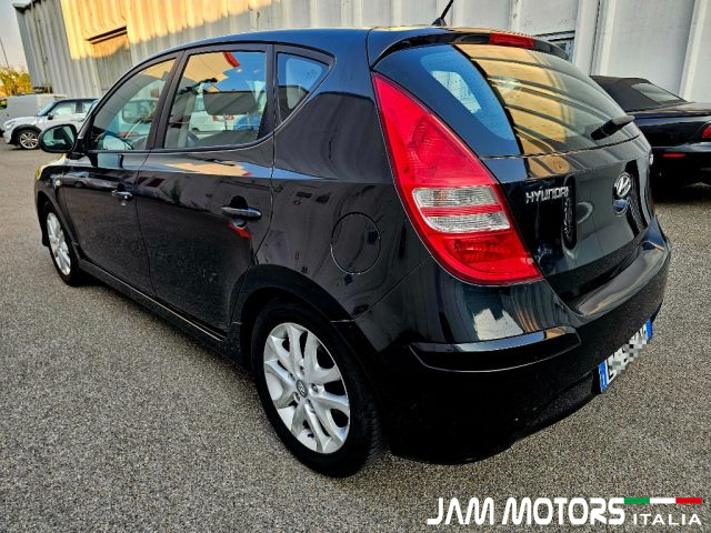 HYUNDAI i30 usata, con Airbag