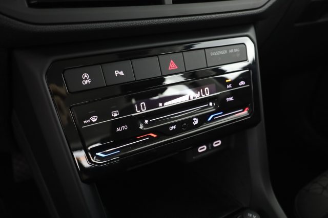 VOLKSWAGEN T-Cross usata 10