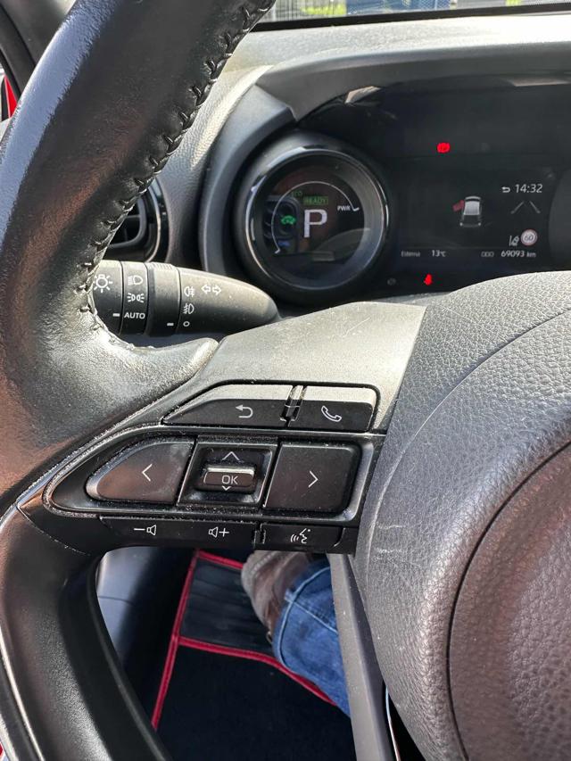 TOYOTA Yaris usata, con Sedile posteriore sdoppiato