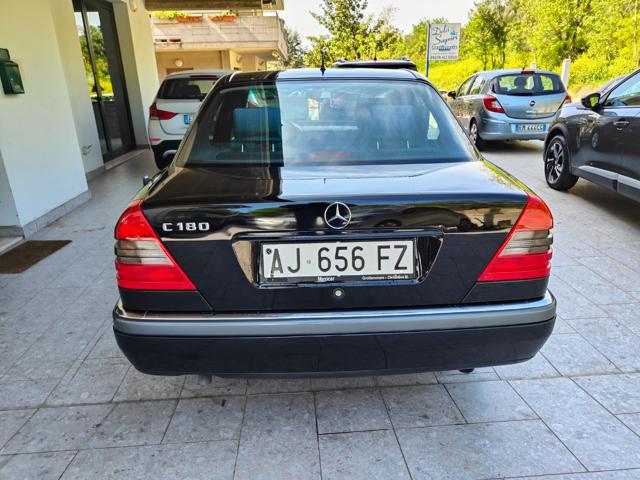 MERCEDES-BENZ C 180 usata, con Fendinebbia