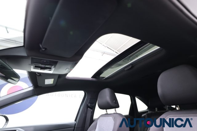 VOLKSWAGEN Taigo usata, con Controllo automatico clima